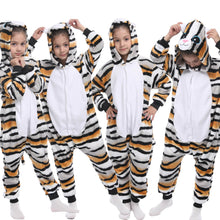 Pijama infantil de bichinhos com capuz
