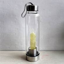 Garrafa de água com cristal natural