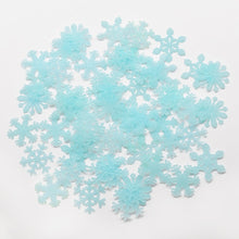 Pacote com 50 flocos de neve adesivos que brilham no escuro