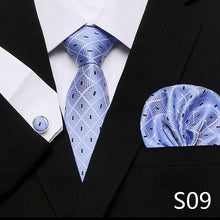 Gravata de luxo semi slim com lenço e abotoadura