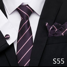 Gravata de luxo semi slim com lenço e abotoadura