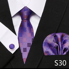 Gravata de luxo semi slim com lenço e abotoadura