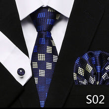 Gravata de luxo semi slim com lenço e abotoadura