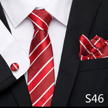 Gravata de luxo semi slim com lenço e abotoadura