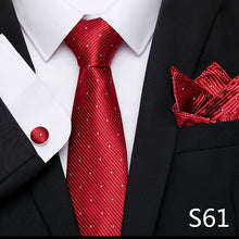 Gravata de luxo semi slim com lenço e abotoadura