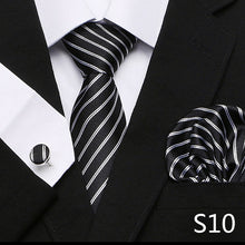 Gravata de luxo semi slim com lenço e abotoadura