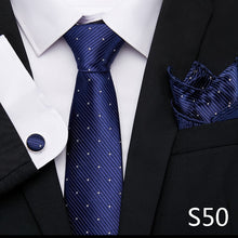 Gravata de luxo semi slim com lenço e abotoadura