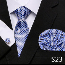 Gravata de luxo semi slim com lenço e abotoadura