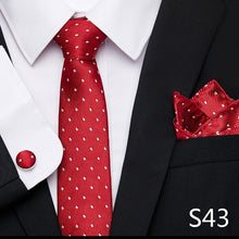Gravata de luxo semi slim com lenço e abotoadura