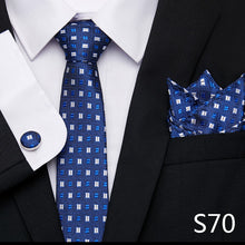 Gravata de luxo semi slim com lenço e abotoadura