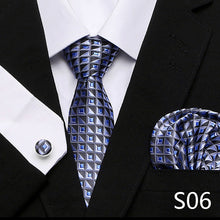 Gravata de luxo semi slim com lenço e abotoadura