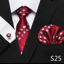 Gravata de luxo semi slim com lenço e abotoadura