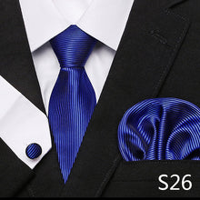 Gravata de luxo semi slim com lenço e abotoadura