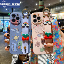 Capa para iPhone com cordão e alça com desenhos em 3D